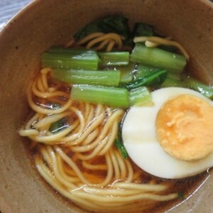 チンゲン菜、揚げ玉、卵の味噌ラーメン